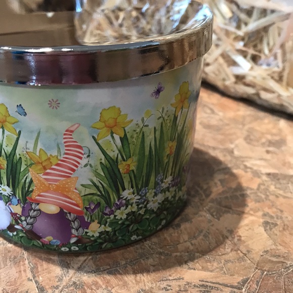 Whimsical Gnome accent candle - Picture 3 of 9